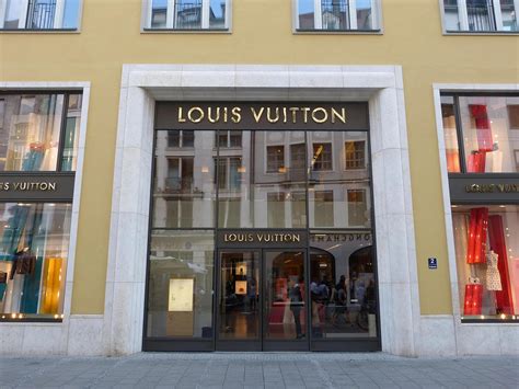 louis vuitton münchen öffnungszeiten|louis vuitton munich office.